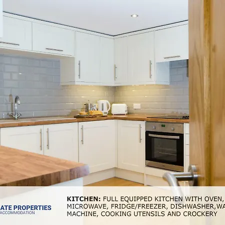 Дом отдыха Sitwell - 3 Bedroomed Townhouse With Free Parking *